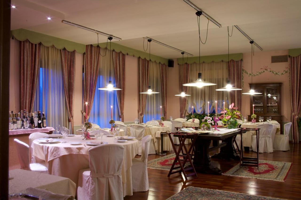 Hotel Giardino San Lorenzo in Campo Buitenkant foto