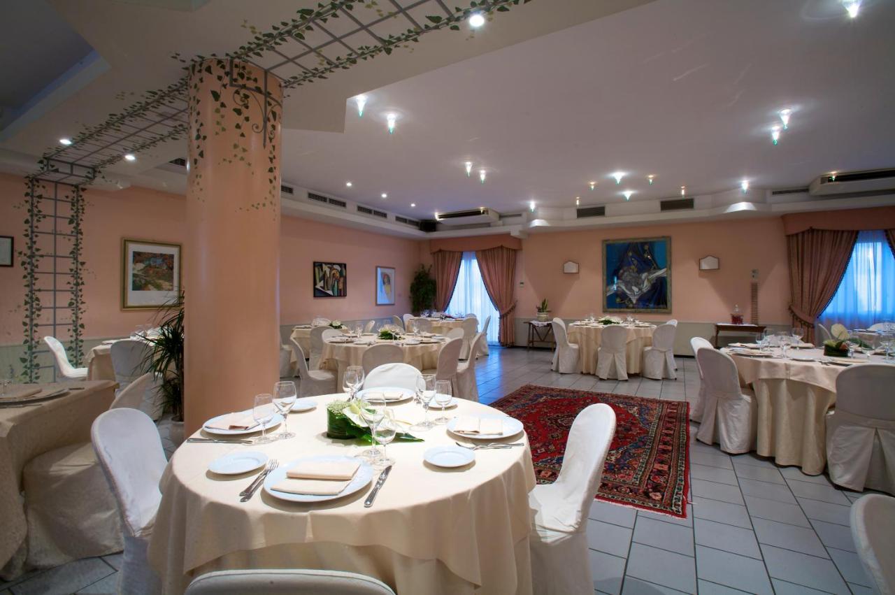 Hotel Giardino San Lorenzo in Campo Buitenkant foto